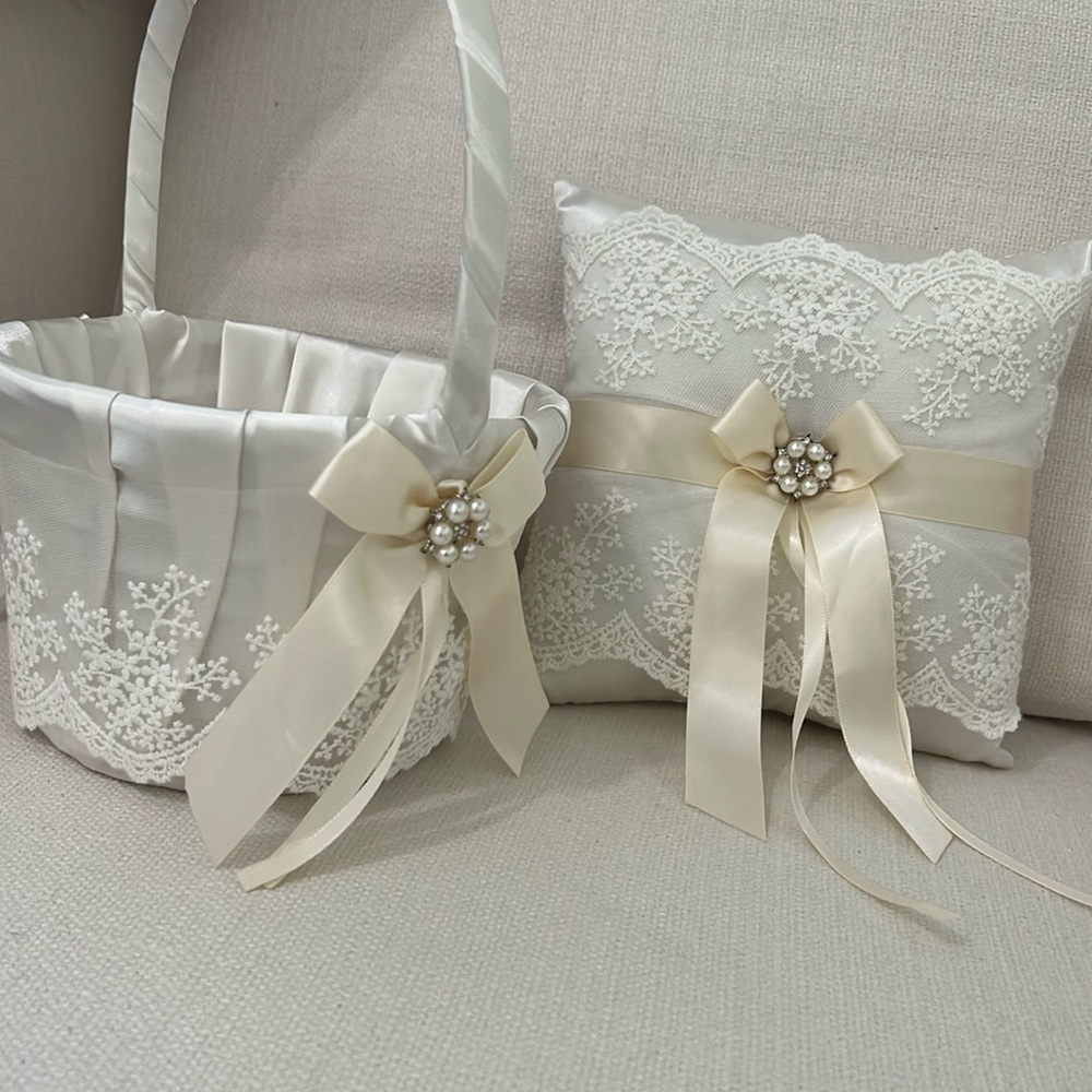 Beautiful, high quality Lace ring pillow and flower girl basket